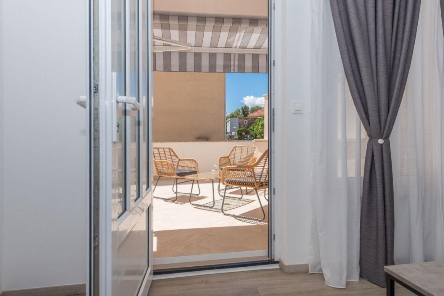 Apartments Mari - 40M From The Beach Makarska Exterior photo