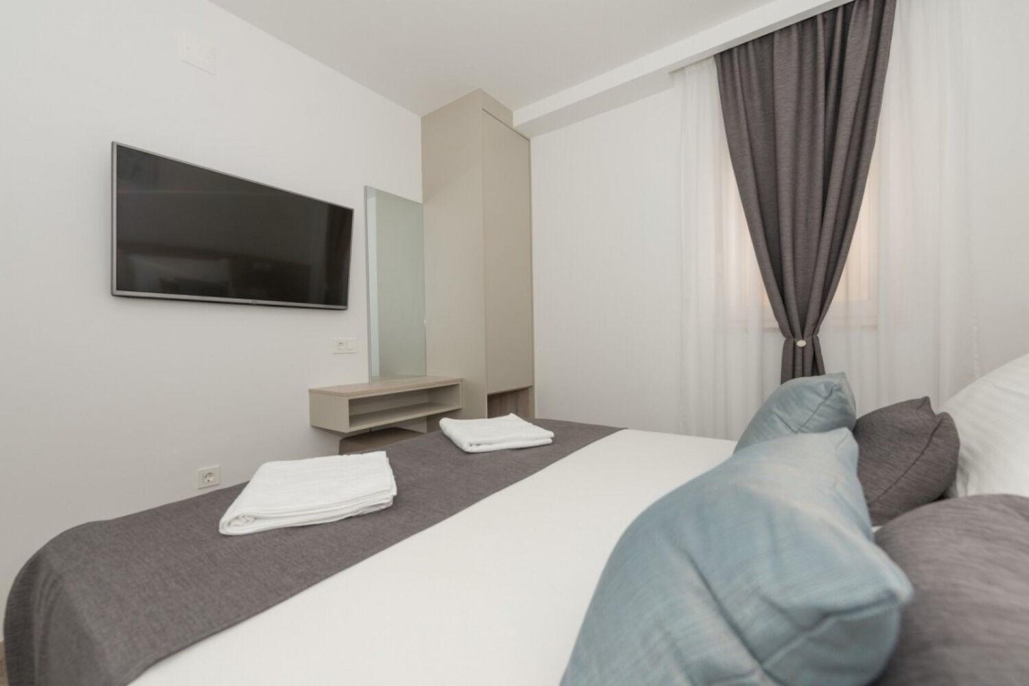 Apartments Mari - 40M From The Beach Makarska Exterior photo