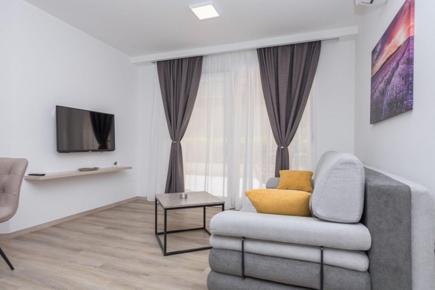 Apartments Mari - 40M From The Beach Makarska Exterior photo