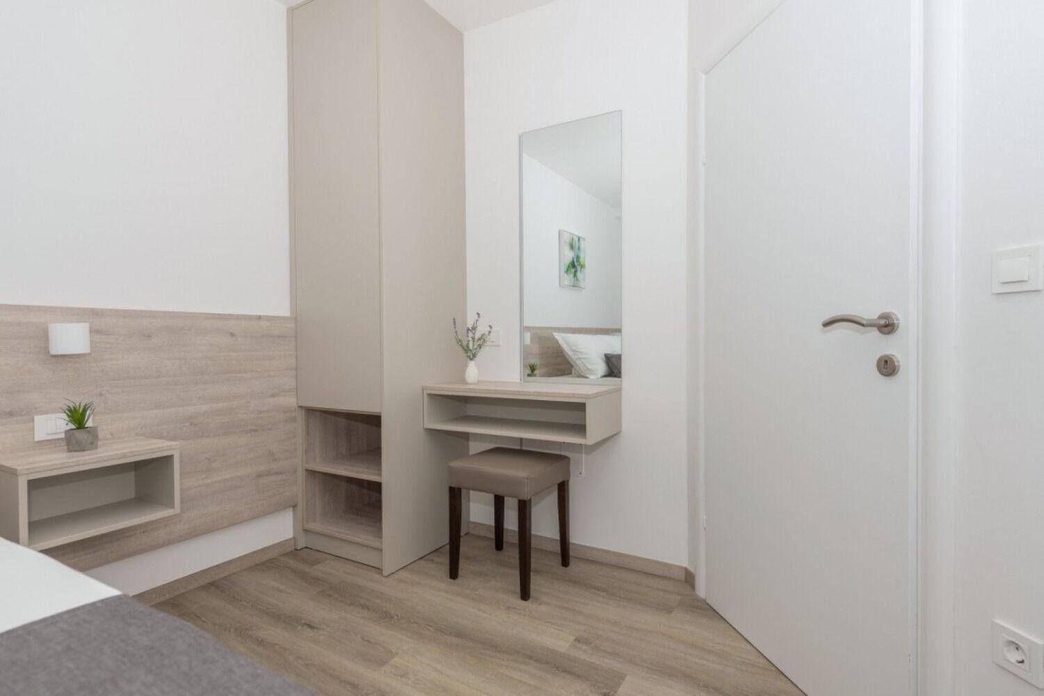 Apartments Mari - 40M From The Beach Makarska Exterior photo