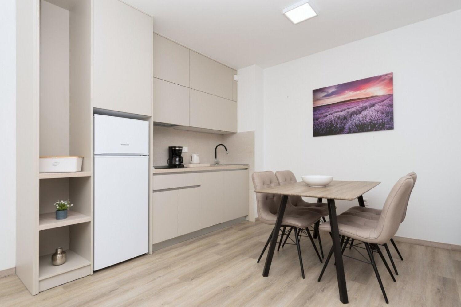 Apartments Mari - 40M From The Beach Makarska Exterior photo