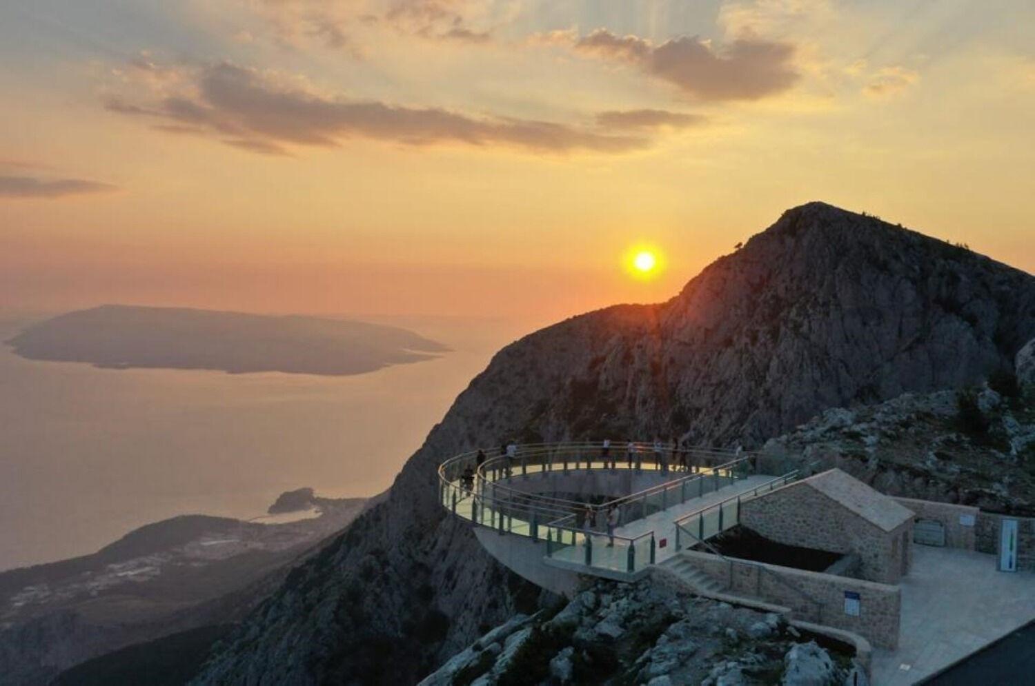 Apartments Mari - 40M From The Beach Makarska Exterior photo
